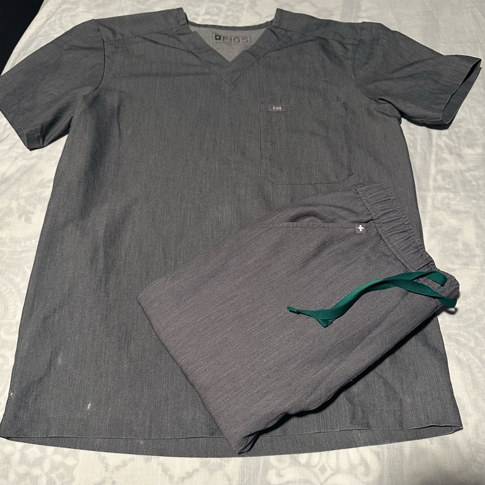 Figs Gray Scrub Mens jogger Set with Green Accent size top XS pants S